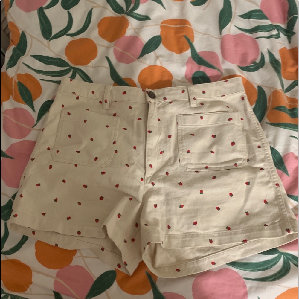 madewell strawberry shorts
